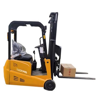 Forklift Elektrik Di Gudang